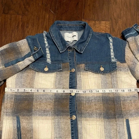 Fashion Nova Over-sized Plaid Shacket Jacket - Picture 5 of 9